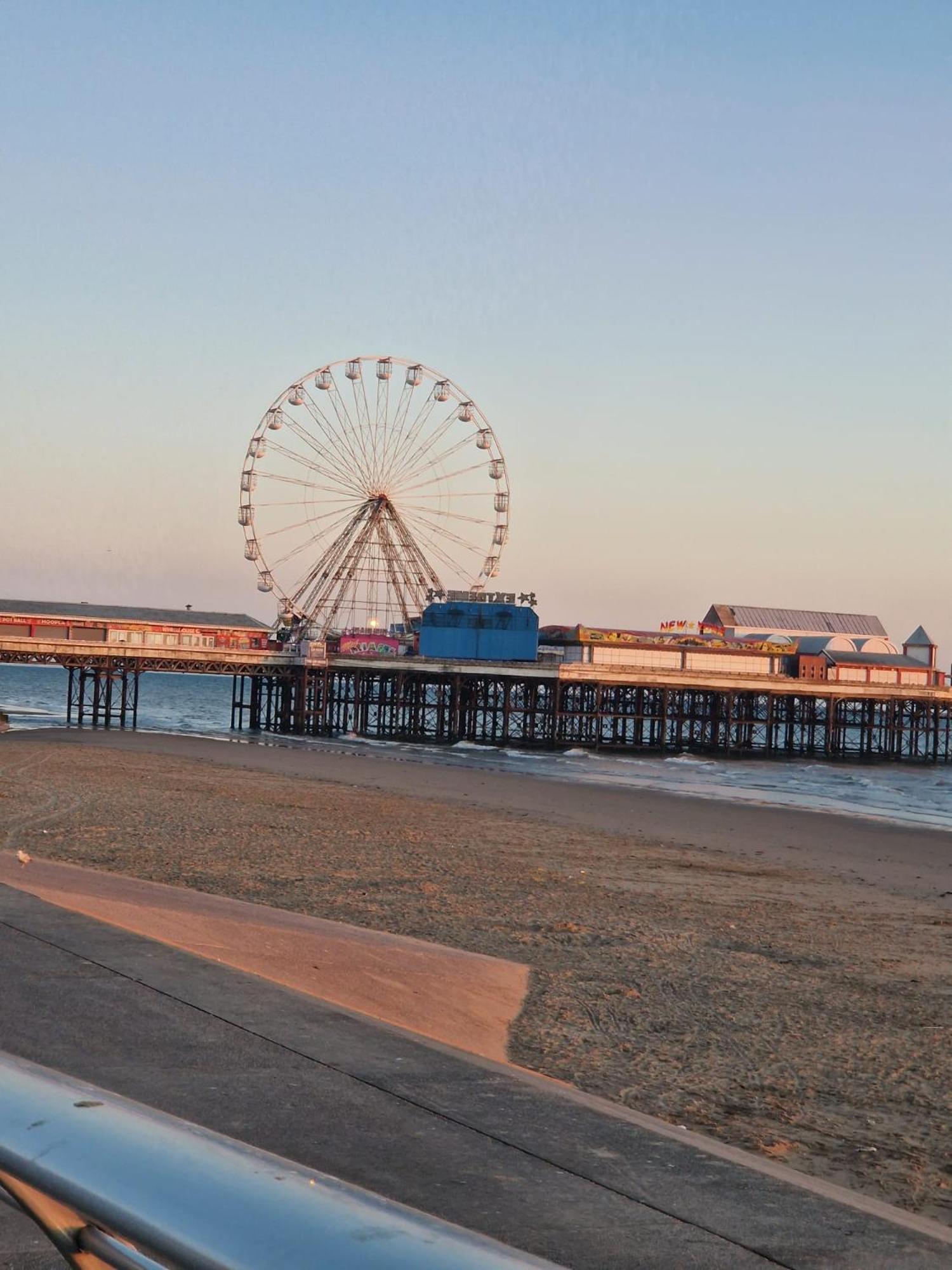 Fern Villa Hotel - Albert Road Blackpool Eksteriør billede