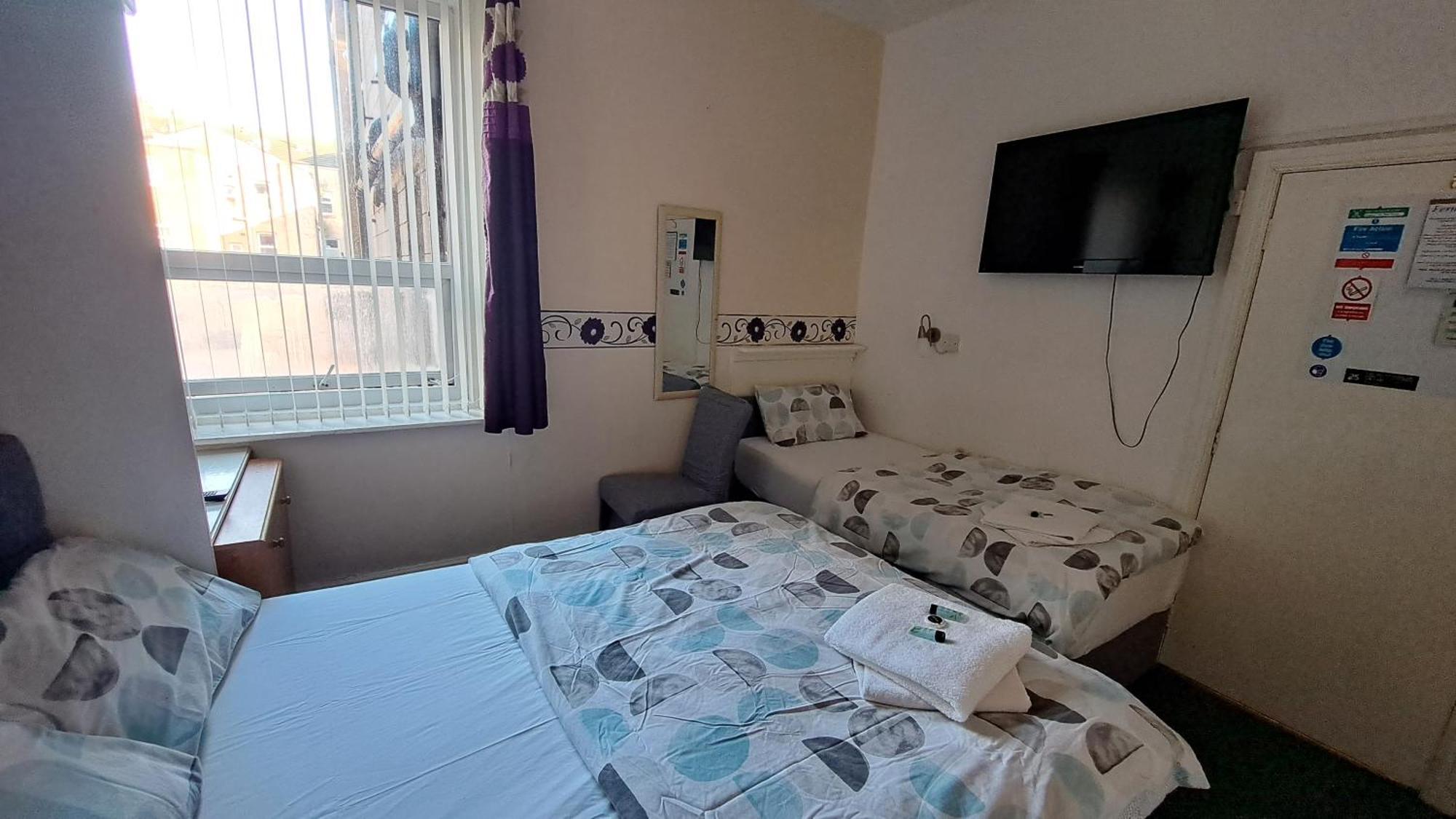Fern Villa Hotel - Albert Road Blackpool Eksteriør billede