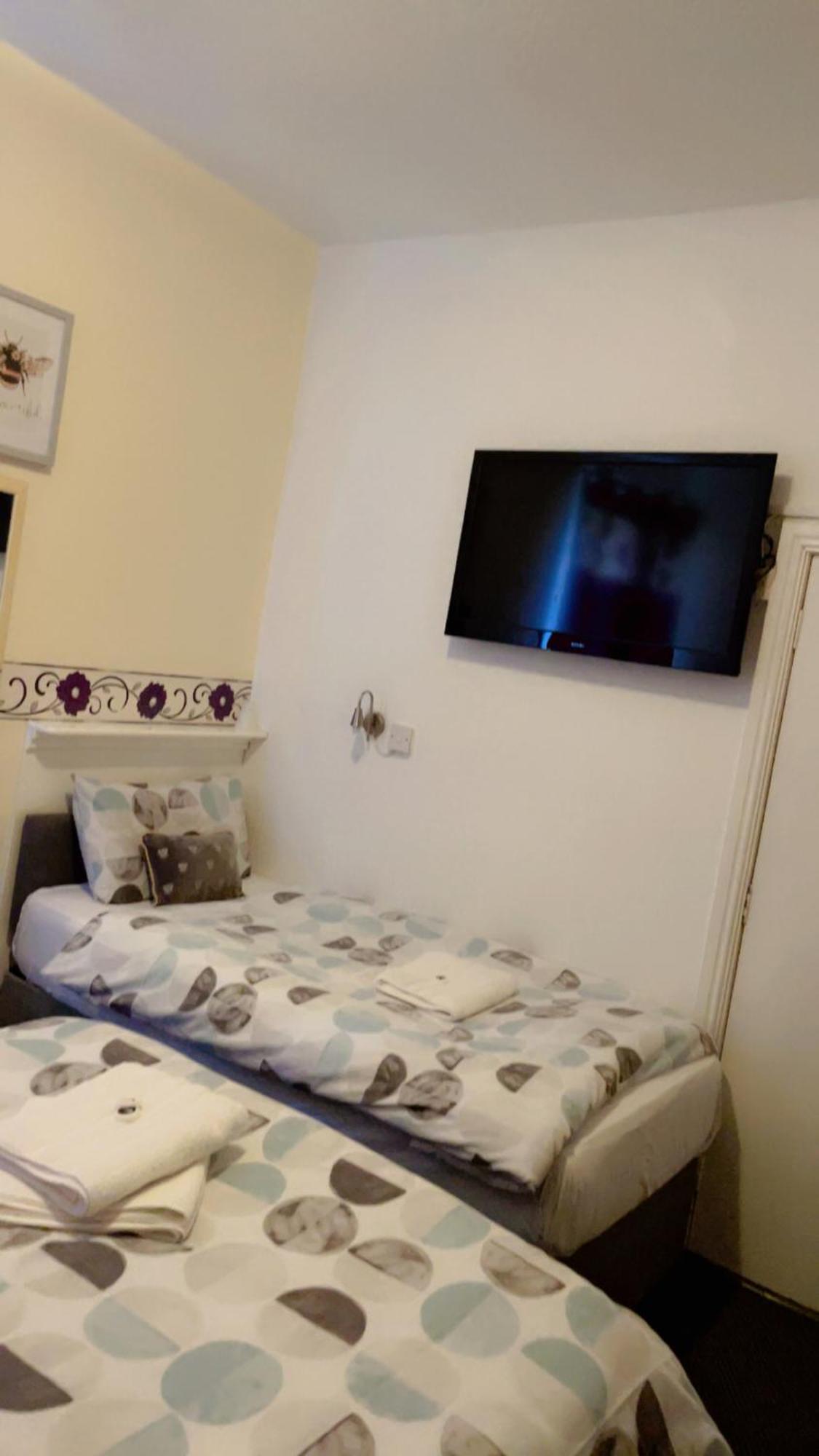 Fern Villa Hotel - Albert Road Blackpool Eksteriør billede