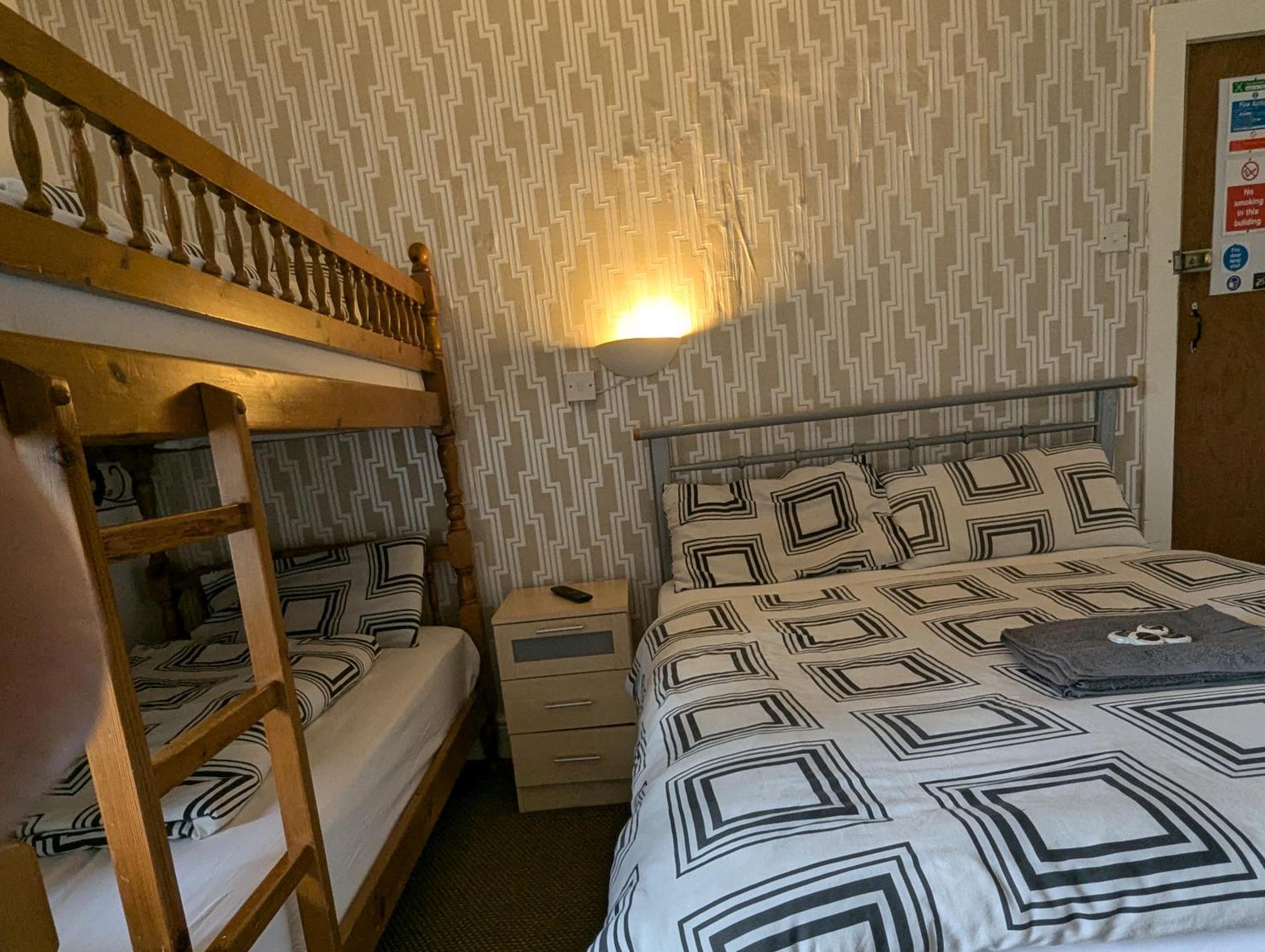 Fern Villa Hotel - Albert Road Blackpool Eksteriør billede