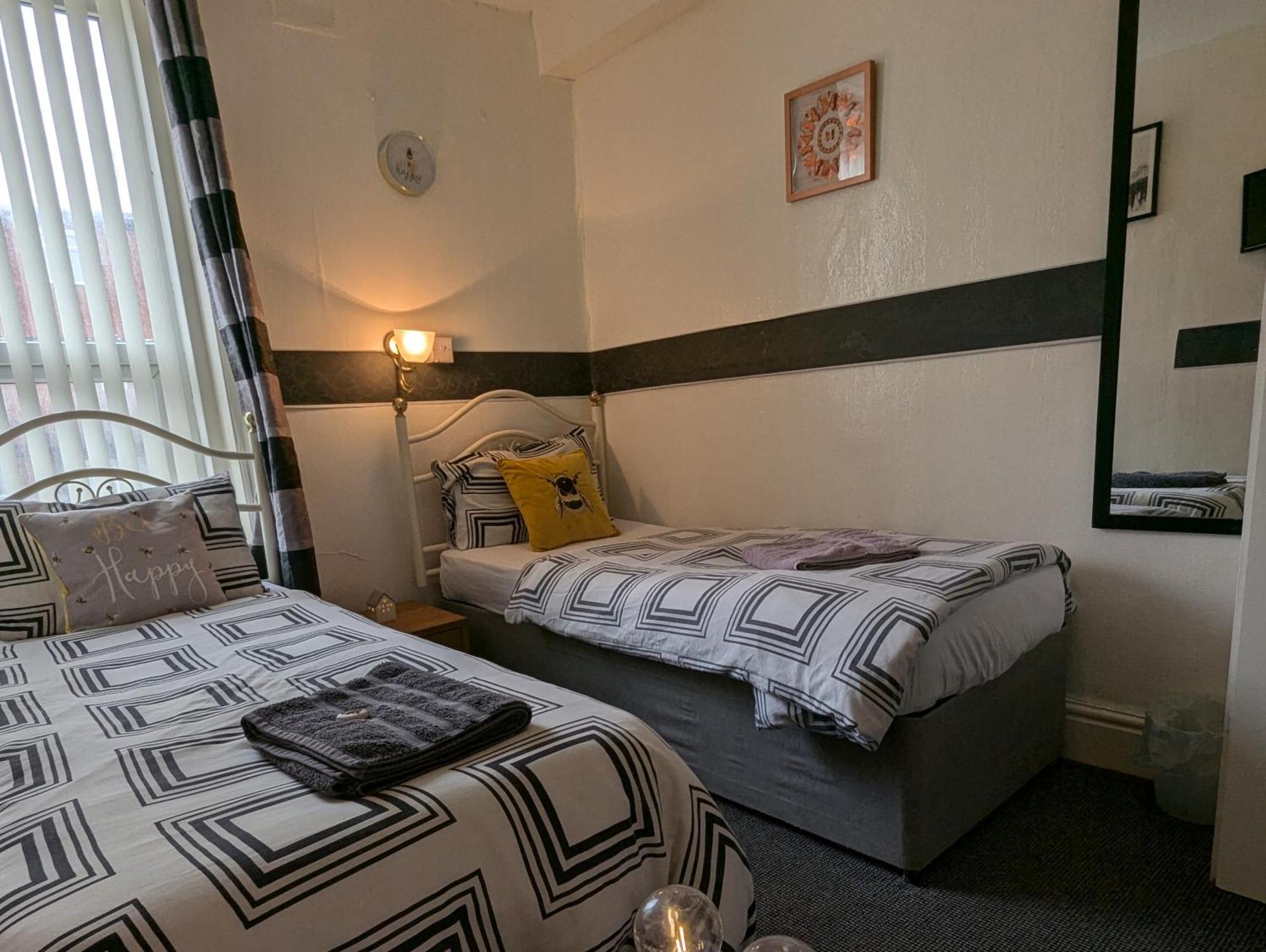 Fern Villa Hotel - Albert Road Blackpool Eksteriør billede