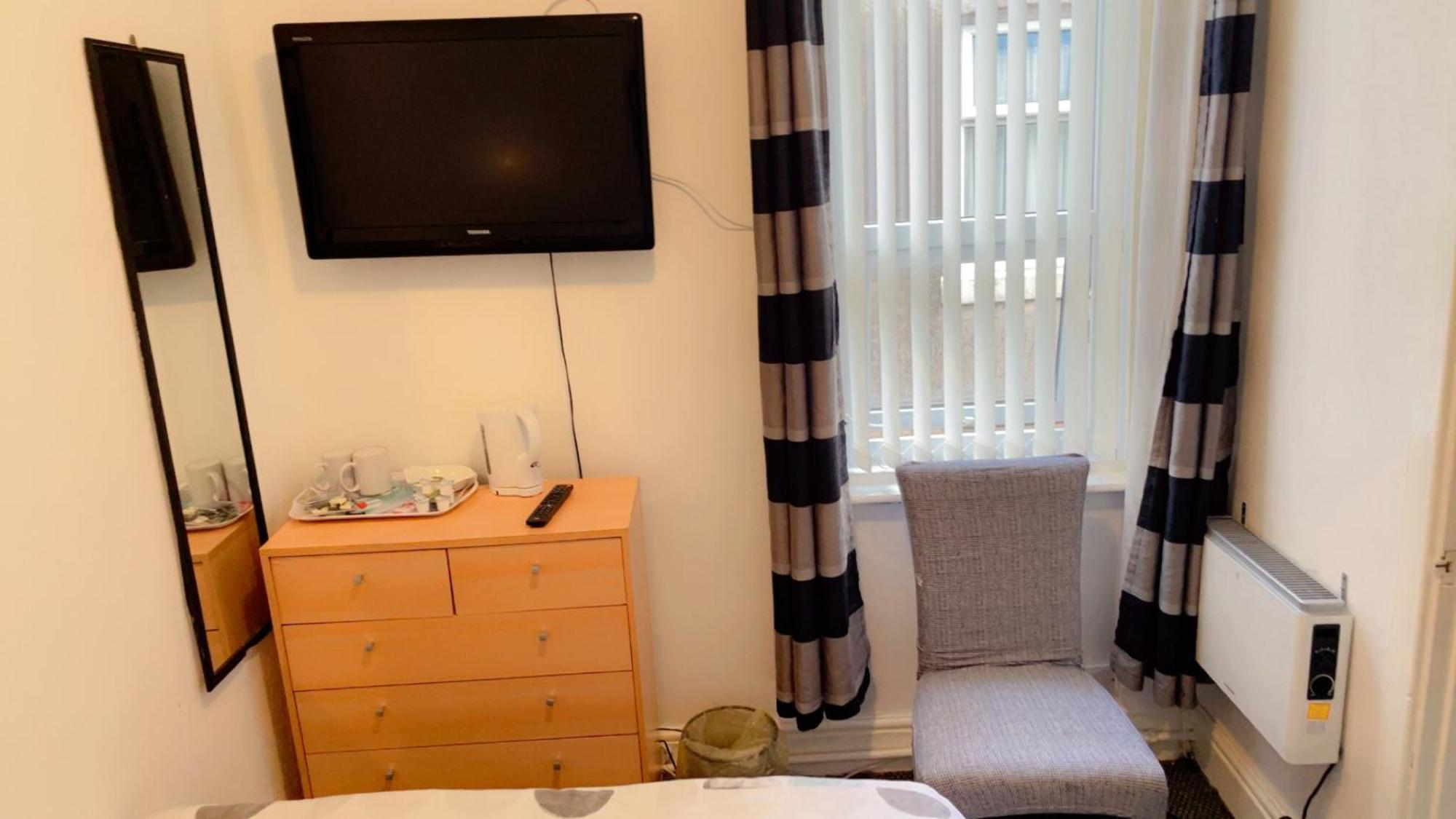 Fern Villa Hotel - Albert Road Blackpool Eksteriør billede